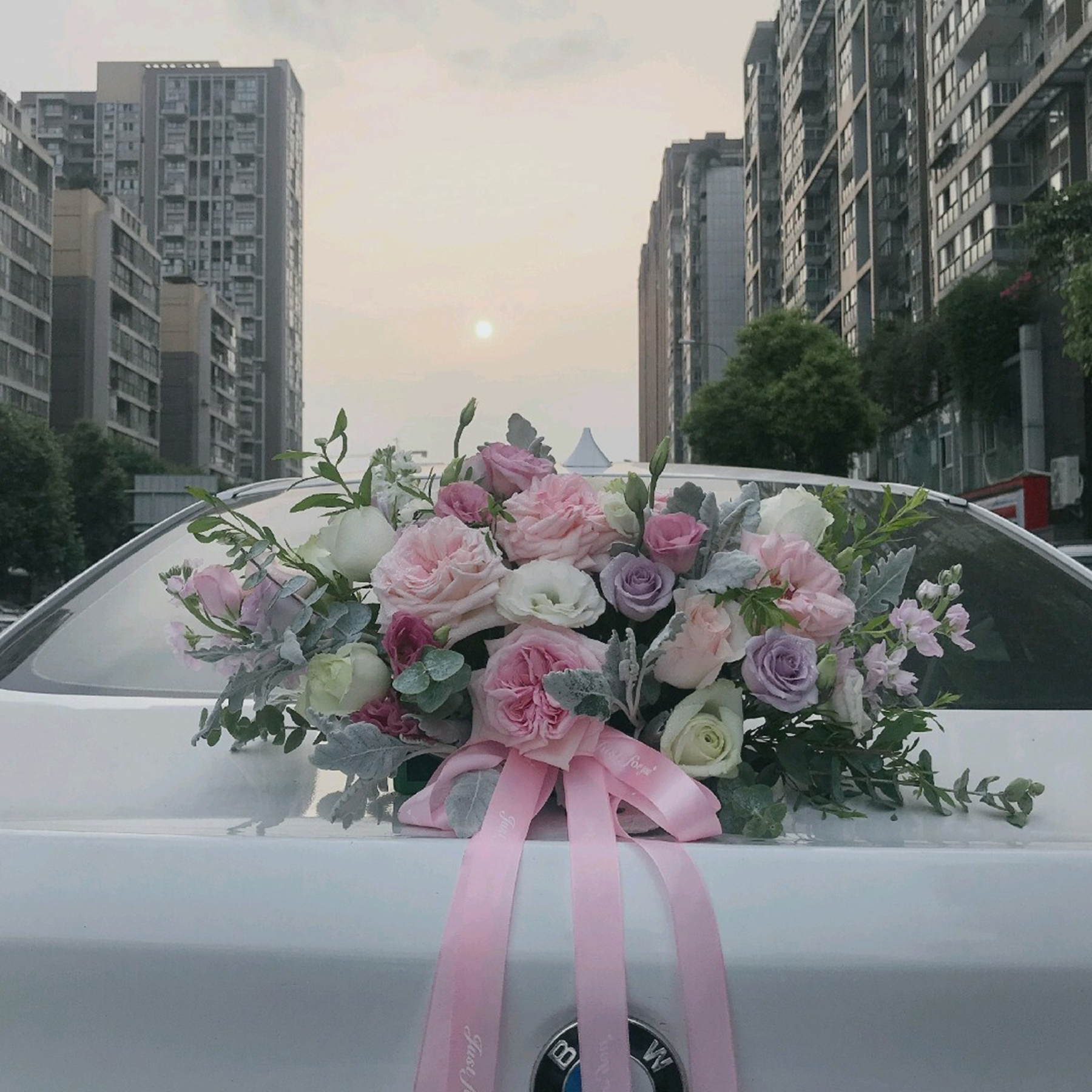 出租车车队结婚-出租车司机集体婚礼一起迈入幸福的车道